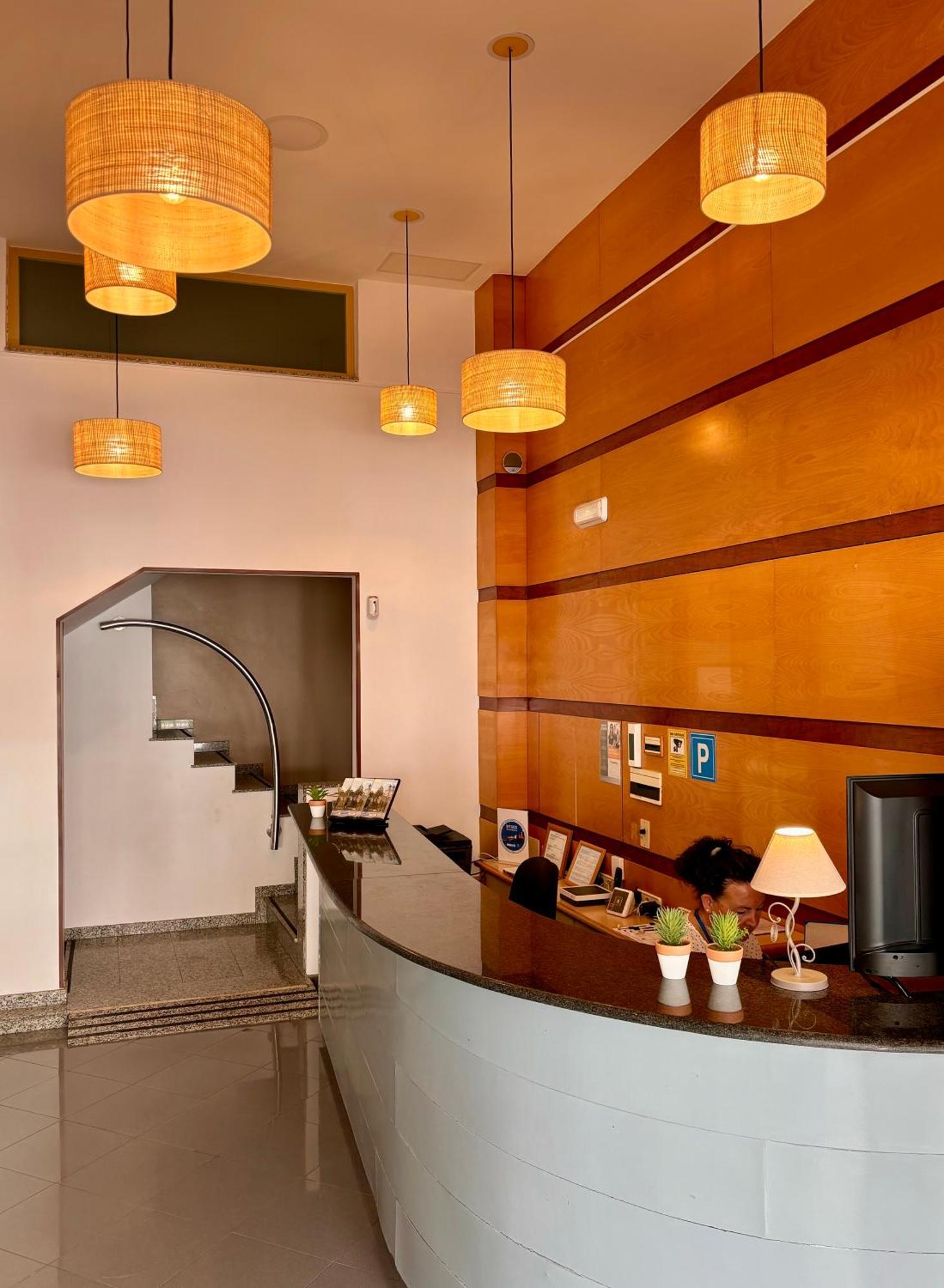 Hotel Piccadilly Сиджес Экстерьер фото