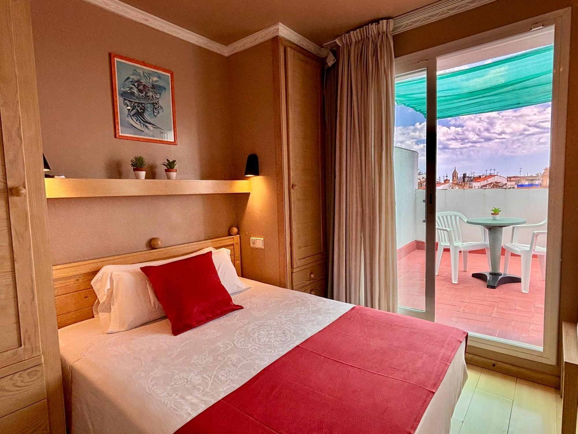 Hotel Piccadilly Сиджес Экстерьер фото