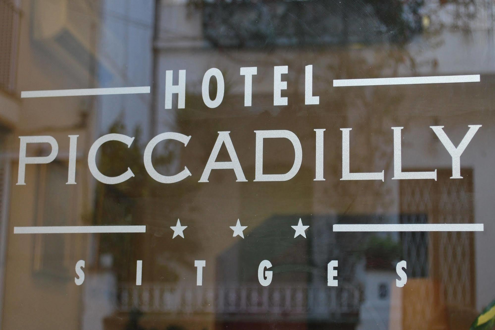 Hotel Piccadilly Сиджес Экстерьер фото