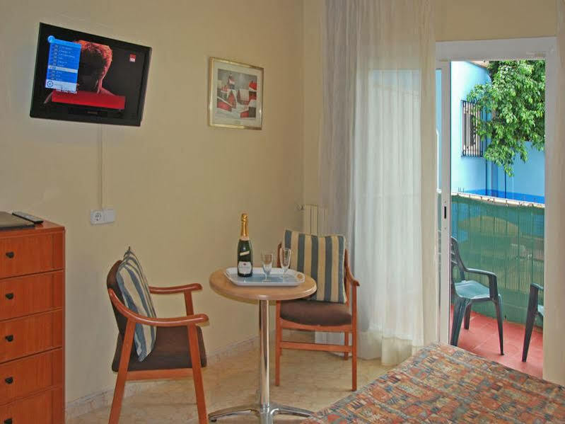 Hotel Piccadilly Сиджес Экстерьер фото