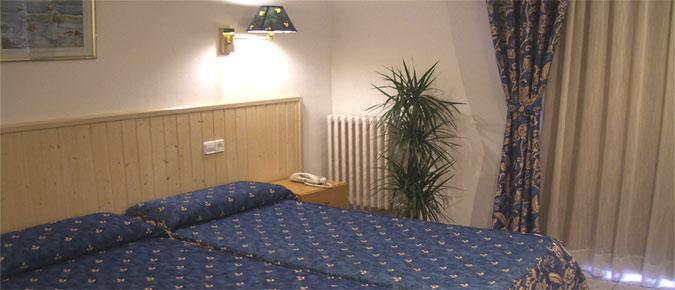 Hotel Piccadilly Сиджес Номер фото